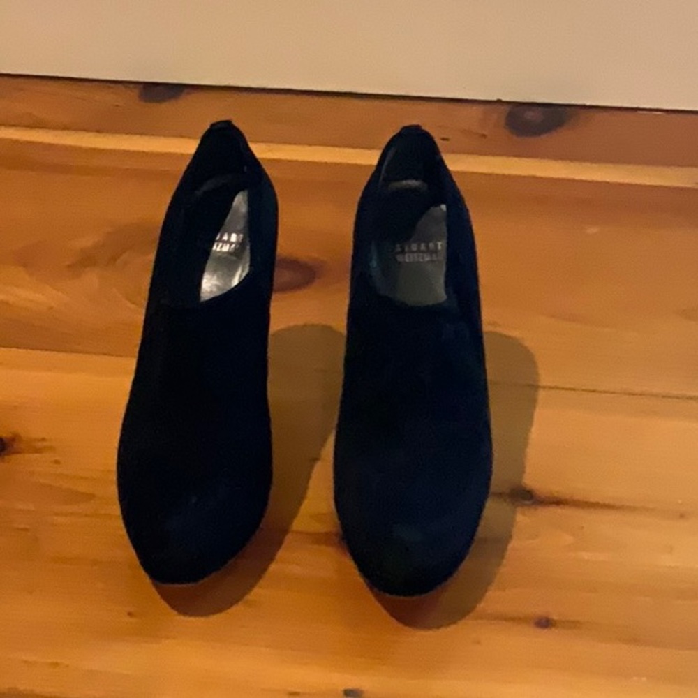 Suede Stuart Weitzman Booties ~ GW 32117
